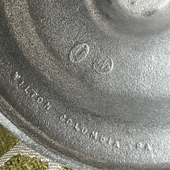 Vintage Wilton 1972 Metal and Wooden Candlesticks Set of 2 - Picture 11 of 12